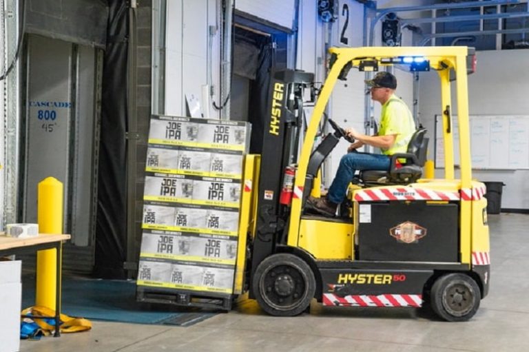 Precautions to Take While Handling a Forklift