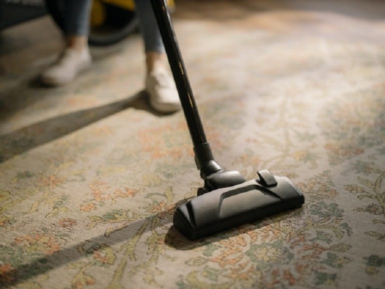 Complete Guideline For Water Damage Carpet Cleaning